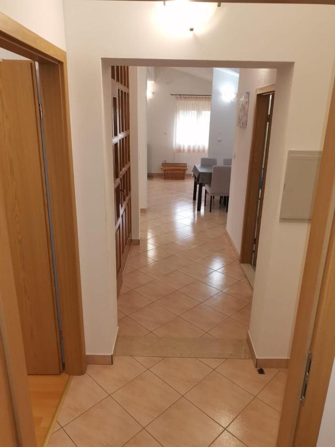 Trilj Apartman Jurika Exterior foto