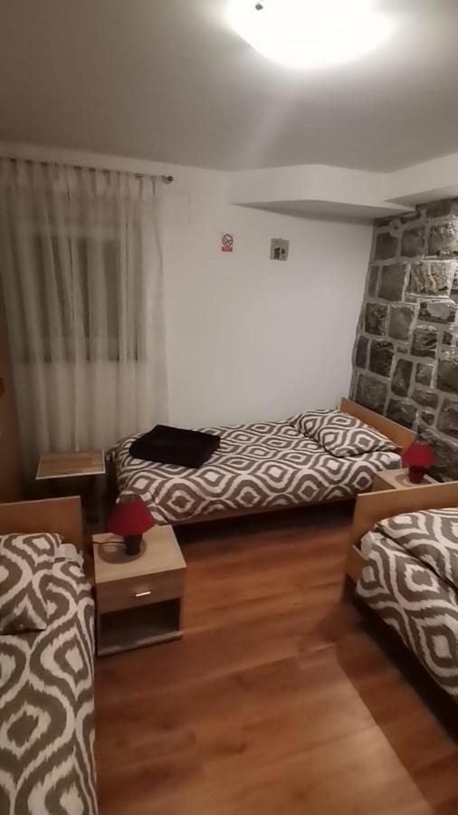 Trilj Apartman Jurika Exterior foto