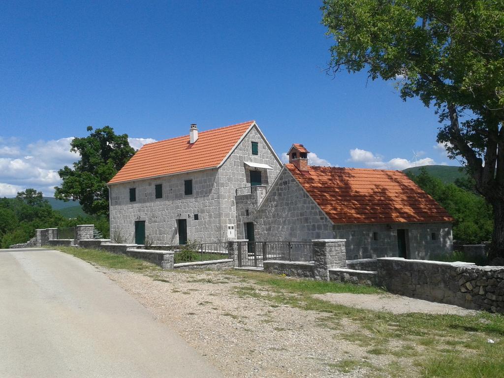 Trilj Apartman Jurika Exterior foto
